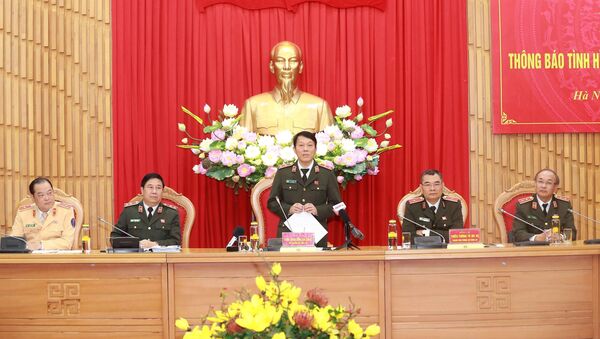 Trung tướng Lương Tam Quang, Thứ trưởng Bộ Công an trả lời các câu hỏi của phóng viên. - Sputnik Việt Nam