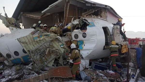 Máy bay chở khách rơi ở Kazakhstan - Sputnik Việt Nam