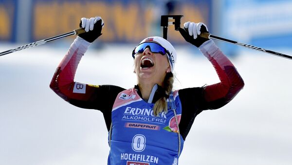 Tiril Eckhoff đã giành chiến thắng trong cuộc đua theo đuổi biathlon KM ở Áo - Sputnik Việt Nam