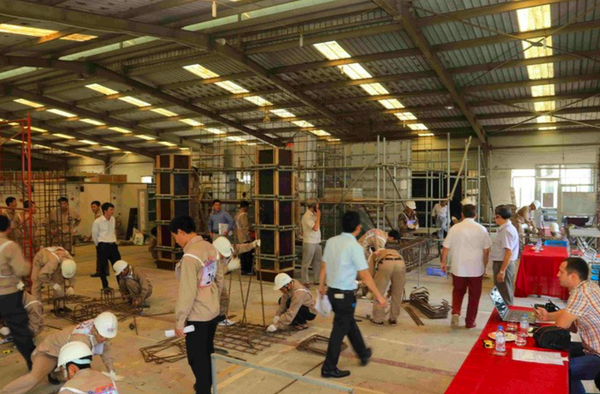 Căng thẳng Mỹ – Iran: Việt Nam rà soát lao động ở Trung Đông Căng thẳng Mỹ – Iran: Việt Nam rà soát lao động ở Trung Đông - Sputnik Việt Nam