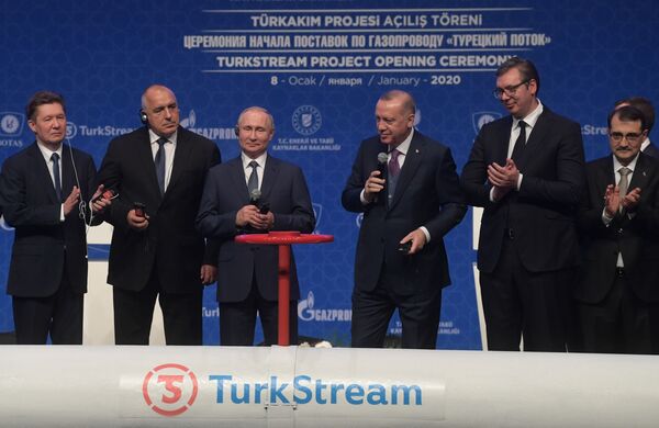 Tổng thống Nga Vladimir Putin và Tổng thống Thổ Nhĩ Kỳ Recep Tayyip Erdogan tại lễ khai trương chính thức đường ống dẫn khí “Dòng chảy Thổ Nhĩ Kỳ” ở Istanbul - Sputnik Việt Nam