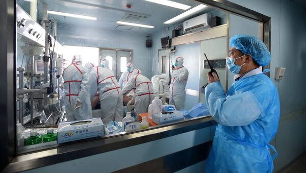 Bác sĩ Trung Quốc tại khoa truyền nhiễm của một bệnh viện ở Vũ Hán - Sputnik Việt Nam