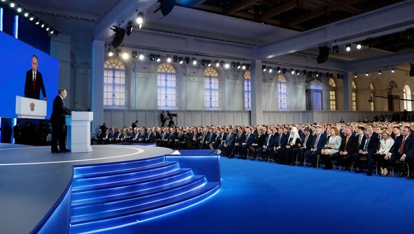 Tổng thống Nga Vladimir Putin phát biểu trong thông điệp gửi Quốc hội Liên bang. - Sputnik Việt Nam