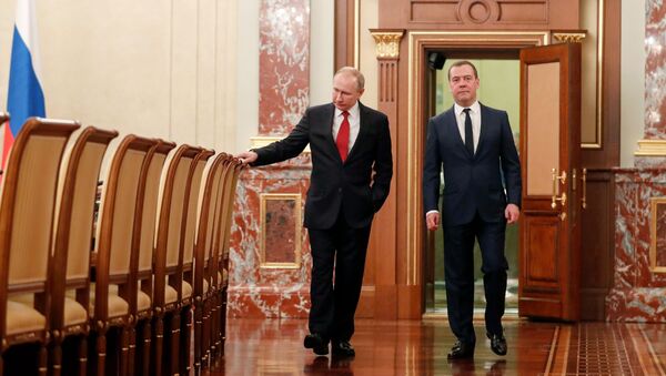 Tổng thống LB Nga Vladimir Putin và Phó chủ tịch Hội đồng An ninh Dmitry Medvedev - Sputnik Việt Nam