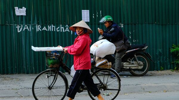 Cư dân thành phố Hà Nội Việt Nam trên đường phố - Sputnik Việt Nam