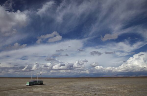 Con thuyền bỏ hoang trên hồ khô cạn Poopo ở Bolivia, năm 2016 - Sputnik Việt Nam