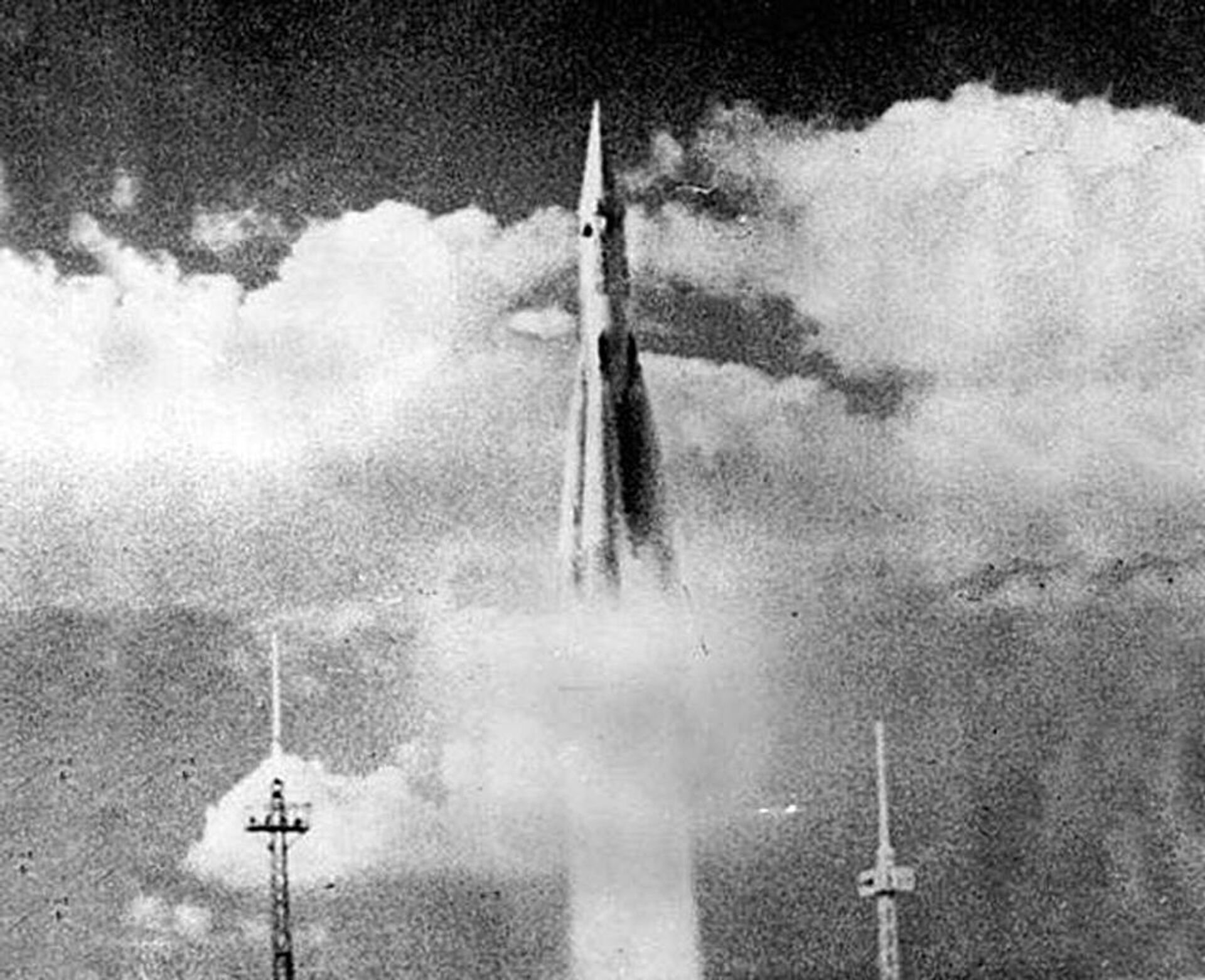 Từ tên lửa xuyên lục địa R-7 đến tên lửa đưa các tàu vũ trụ lên không gian - Sputnik Việt Nam, 1920, 12.04.2021