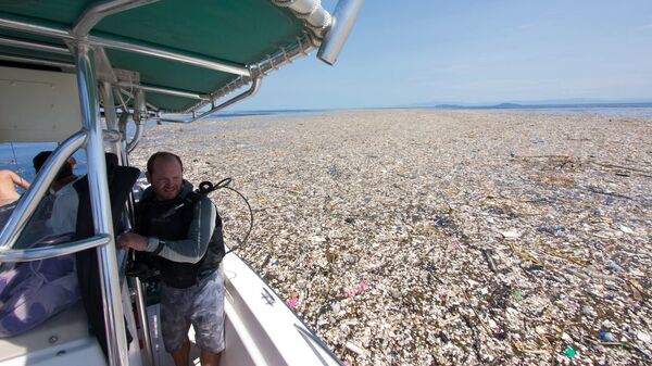 Пластиковый мусор в море у Карибских островов - Sputnik Việt Nam