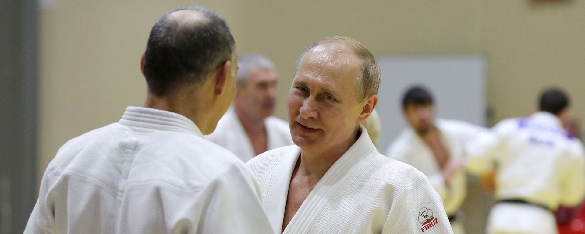 Tổng thống Nga Vladimir Putin trong buổi tập với các thành viên đội tuyển judo quốc gia Nga - Sputnik Việt Nam, 1920, 24.01.2020