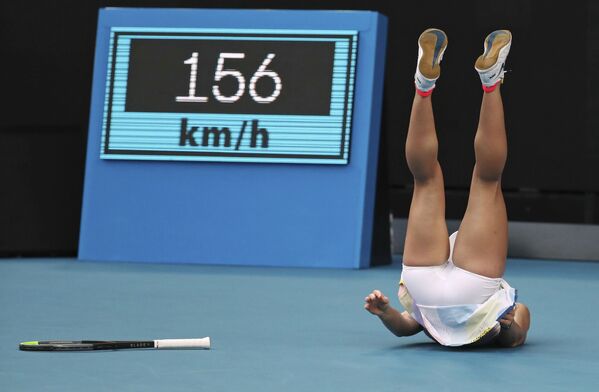 Tay vợt nữ Romania Simone Halep trong trận đấu với American Jennifer Brady tại giải vô địch Australian Open - Sputnik Việt Nam