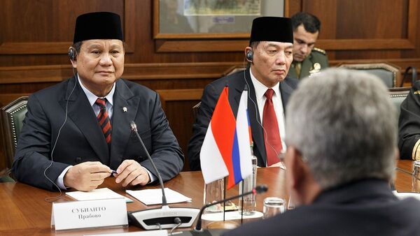 Cuộc họp của Bộ trưởng Quốc phòng Nga và Indonesia Sergei Shoigu và Prabovo Subianto tại Moscow - Sputnik Việt Nam