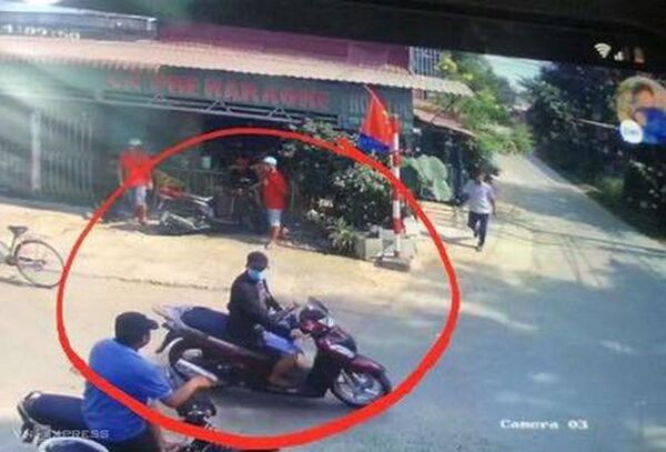 Giám đốc Công an TP.HCM thông tin về việc vây bắt kẻ xả súng ở Củ Chi Giám đốc Công an TP.HCM thông tin về việc vây bắt kẻ xả súng ở Củ Chi - Sputnik Việt Nam