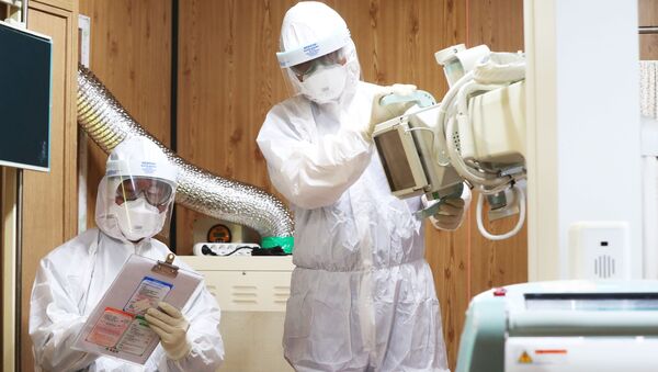 Nhân viên y tế tại một bệnh viện ở Suwon, Hàn Quốc. - Sputnik Việt Nam