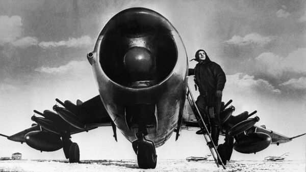 Tại sao Mỹ nhớ lâu tiêm kích huyền thoại MiG-17 của Liên Xô? Tại sao Mỹ nhớ lâu tiêm kích huyền thoại MiG-17 của Liên Xô? - Sputnik Việt Nam