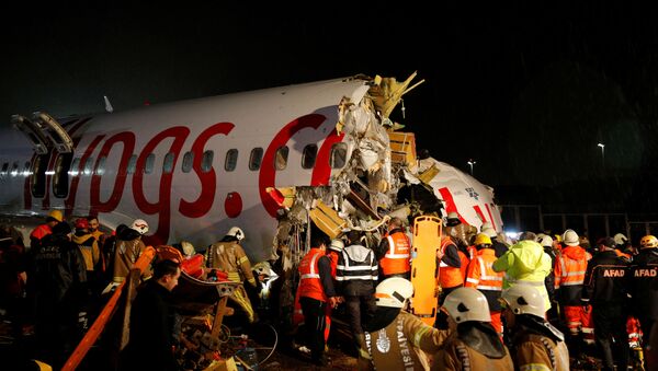  Vụ hạ cánh cứng của hãng hàng không Pegasus tại sân bay mang tên Sabiha Gokcen của Istanbul - Sputnik Việt Nam