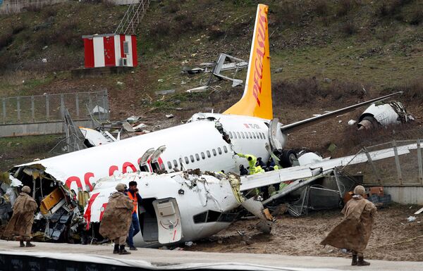 Máy bay trượt khỏi đường băng ở Istanbul - Sputnik Việt Nam