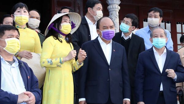 Thủ tướng Nguyễn Xuân Phúc kiểm tra công tác phòng chống dịch tại Quần thể Di tích Cố đô Huế - Sputnik Việt Nam