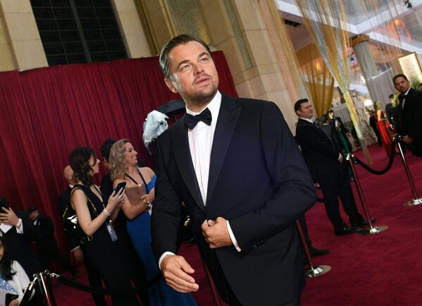 Diễn viên Leonardo DiCaprio trên thảm đỏ lễ trao giải Oscar 2020 tại Los Angeles - Sputnik Việt Nam