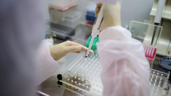 Hệ thống xét nghiệm để chẩn đoán coronavirus mới. - Sputnik Việt Nam