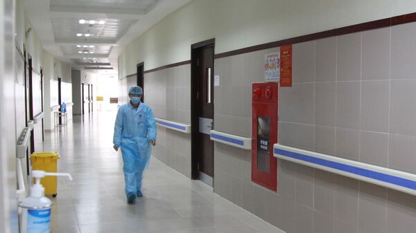 Khoa truyền nhiễm là khu điều trị riêng biệt cho các trường hợp nghi ngờ nhiễm COVID-19 tại bệnh viện đa khoa tỉnh Lạng Sơn. - Sputnik Việt Nam