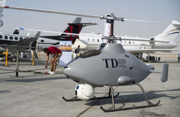 Máy bay trực thăng không người lái TD220 VTOL tại Dubai Airshow-2015 - Sputnik Việt Nam
