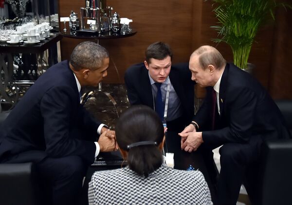 Tổng thống Nga Vladimir Putin và Tổng thống Mỹ Barack Obama tại hội nghị thượng đỉnh G20 ở Thổ Nhĩ Kỳ - Sputnik Việt Nam