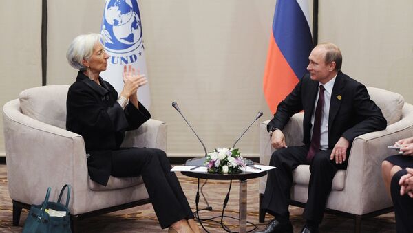 Giám đốc Quỹ Tiền tệ quốc tế Christine Lagarde và Tổng thống Nga Vladimir Putin trong cuộc gặp bên lề hội nghị thượng đỉnh G20 tại Thổ Nhĩ Kỳ - Sputnik Việt Nam