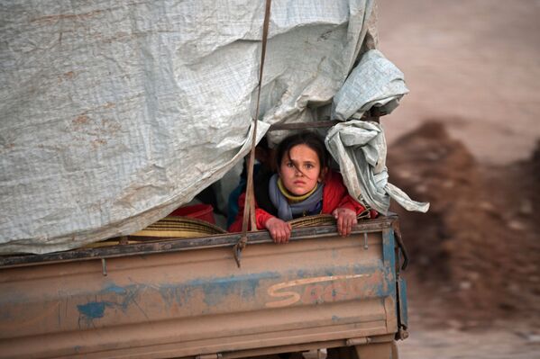 Người tị nạn Syria trong thùng xe tải, gần biên giới Thổ Nhĩ Kỳ - Sputnik Việt Nam