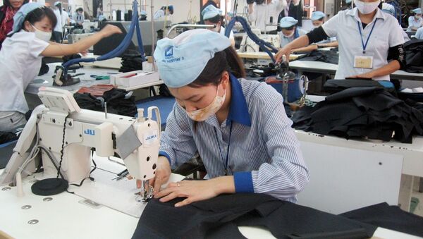 Sản xuất ngành dệt may xuất khẩu sang châu Âu. - Sputnik Việt Nam