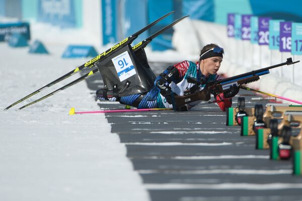 Oksana Masters tại cuộc thi biathlon tại Thế vận hội mùa đông Paralympic 2018 ở Pyeongchang - Sputnik Việt Nam