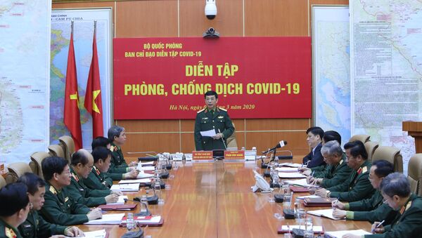 Thượng tướng Phan Văn Giang, Tổng Tham mưu trưởng, Thứ trưởng Bộ Quốc phòng, Trưởng Ban Chỉ đạo diễn tập phòng COVID-19 chỉ huy diễn tập. - Sputnik Việt Nam