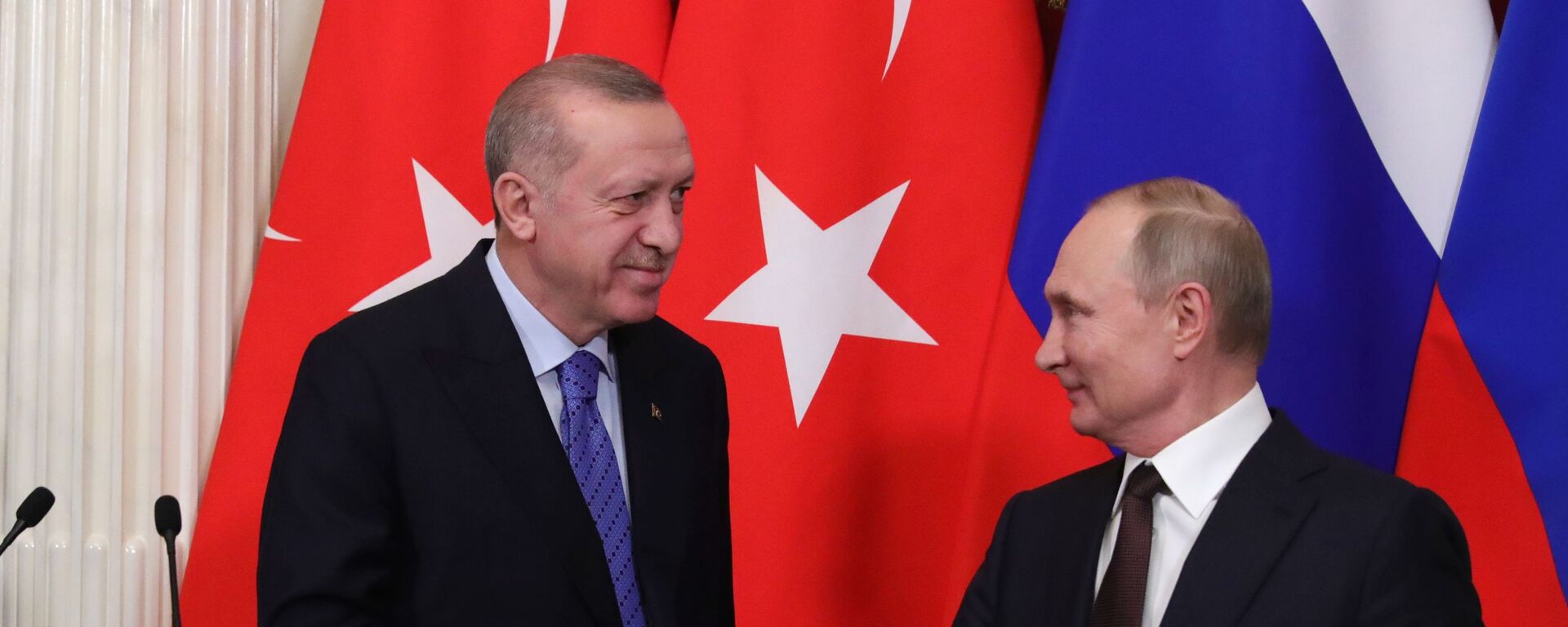 Cuộc gặp giữa Tổng thống Nga Vladimir Putin và Tổng thống Thổ Nhĩ Kỳ Recep Tayyip Erdogan tại Điện Kremlin, Matxcơva  - Sputnik Việt Nam, 1920, 07.08.2022