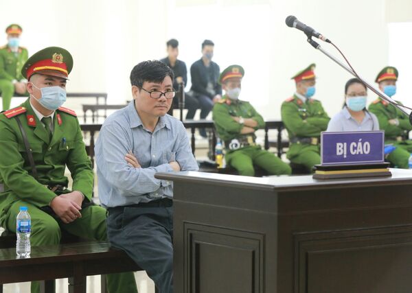 Cựu nhà báo Trương Duy Nhất bị xử phạt 10 năm tù Cựu nhà báo Trương Duy Nhất bị xử phạt 10 năm tù - Sputnik Việt Nam