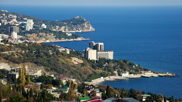 Cảnh bờ biển phía nam bán đảo Crưm trong vùng ngoại vi Yalta Lớn - Sputnik Việt Nam