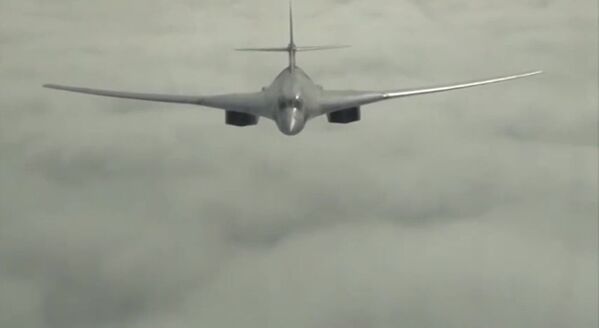 Máy bay Tu-160 Lực lượng Hàng không vũ trụ Nga thực hiện nhiệm vụ chiến đấu tại Syria - Sputnik Việt Nam