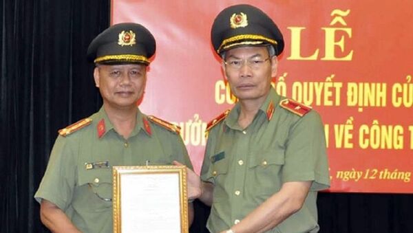 Thiếu tướng Đỗ Văn Hoành (phải). - Sputnik Việt Nam