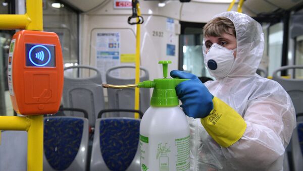 Khử trùng xe buýt ở St. Petersburg nhằm mục đích ngăn chặn sự lây lan của coronavirus - Sputnik Việt Nam
