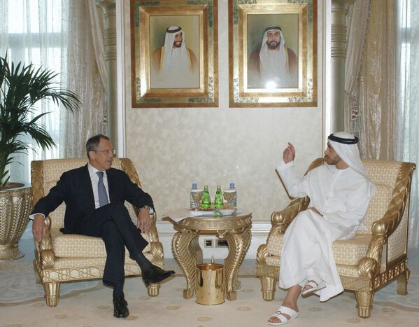 Bộ trưởng Ngoại giao Nga Sergei Lavrov tại cuộc gặp Ngoại trưởng UAE Sheikh Abdullah bin Zayed Al-Nahyan tại Abu Dhabi  - Sputnik Việt Nam