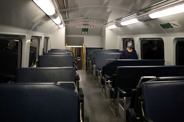 Hành khách đơn độc trên chuyến tàu ở Sydney - Sputnik Việt Nam