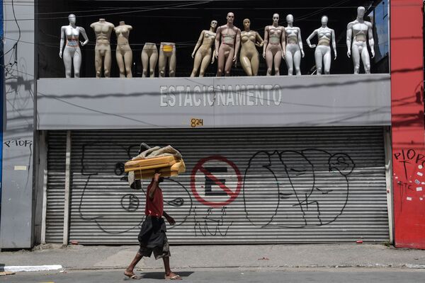 Người vô gia cư ở trung tâm thành phố Sao Paulo, Brazil - Sputnik Việt Nam