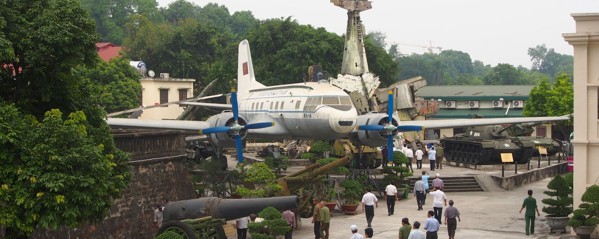 Máy bay vận tải quân sự Il-14 tại Bảo tàng Lịch sử Quân sự Việt Nam - Sputnik Việt Nam, 1920, 05.04.2020
