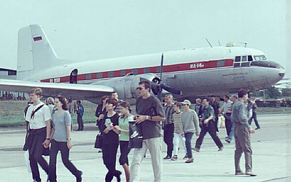 Máy bay vận tải quân sự Il-14 - Sputnik Việt Nam