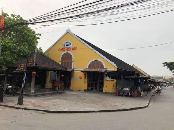 Trong nhóm giả trang cái bang ăn xin ở Hội An có vợ của ông Phan Văn Anh Vũ? Trong nhóm giả trang cái bang ăn xin ở Hội An có vợ của ông Phan Văn Anh Vũ? - Sputnik Việt Nam
