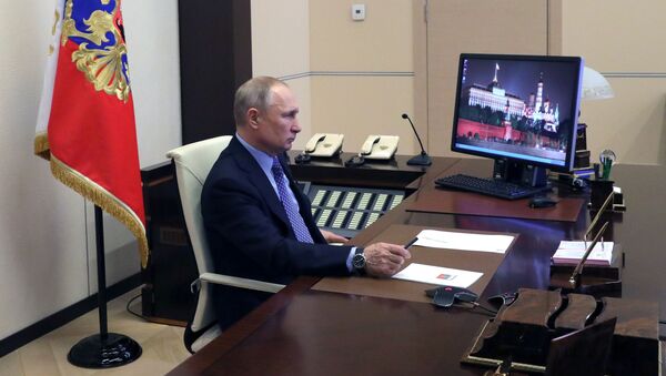 Tổng thống Nga Vladimir Putin tổ chức một cuộc họp video. - Sputnik Việt Nam