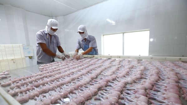 Dây chuyền chế biến thịt ếch xuất khẩu sang EU tại Công ty TNHH Tân Thành Lợi, tỉnh Long An. - Sputnik Việt Nam