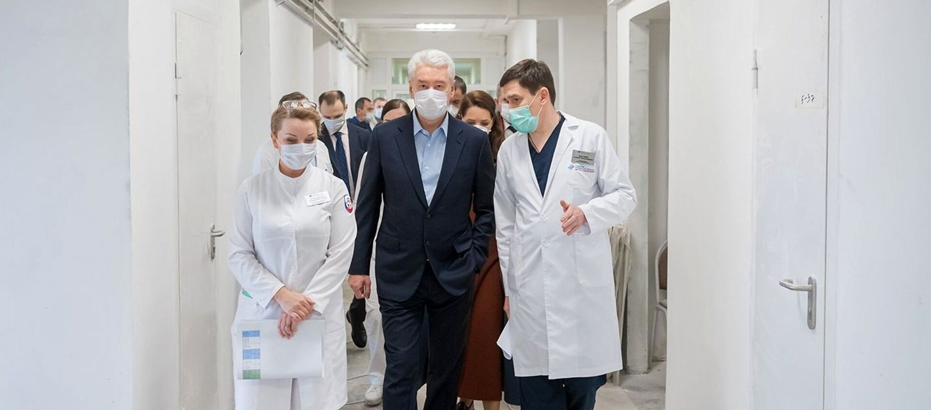 Thị trưởng Moskva Sergei Sobyanin thăm Bệnh viện №6 mang tên Spasokukotskiy  - Sputnik Việt Nam, 1920, 17.07.2020