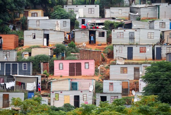 Nhà ở tại Umlazi, gần Durban (Nam Phi) trong giai đoạn cách ly do đại dịch coronavirus  - Sputnik Việt Nam