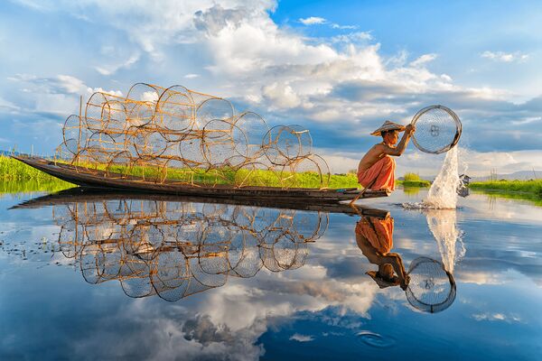 Bức ảnh Bắt cá của nhiếp ảnh gia Việt Nam, được trình bày tại cuộc thi The World's Best Photos of #Water2020 - Sputnik Việt Nam