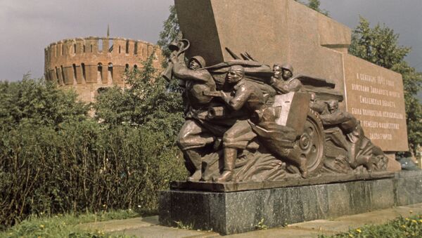 Tượng đài tưởng niệm những người lính giải phóng vùng Smolensk - Sputnik Việt Nam