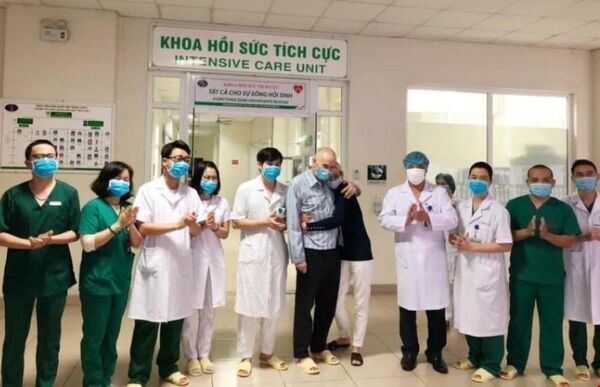 Covid-19: Chúng tôi sẽ chết nếu không được điều trị ở Việt Nam Covid-19: Chúng tôi sẽ chết nếu không được điều trị ở Việt Nam - Sputnik Việt Nam